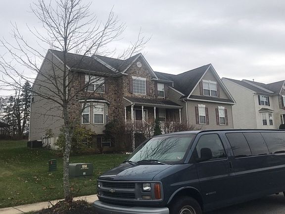 3rd image of 22 Windrift Ct