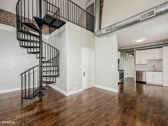 3rd image of 1915 N Winchester Ave #3