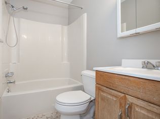 38330 North Ln APT J202, Willoughby, OH 44094