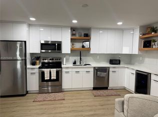 2420 Diana Dr APT 402, Hallandale, FL 33009