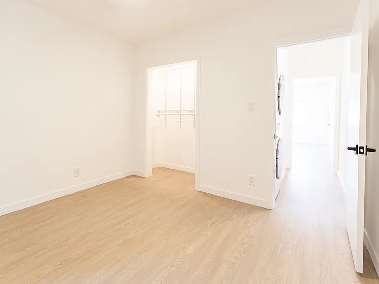 4084 Redwood Ave #9 — Photo 8