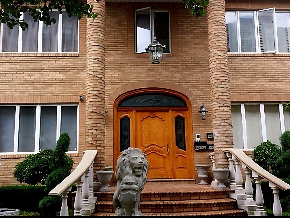 1st image of 100 Bay 28 St #2R