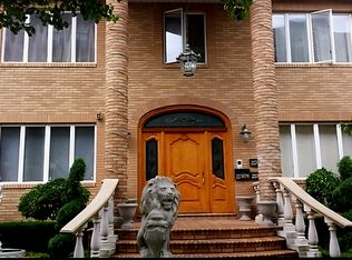 100 Bay 28 St #2R, Brooklyn, NY 11214