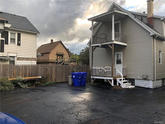5th image of 17 Dirkson Ave