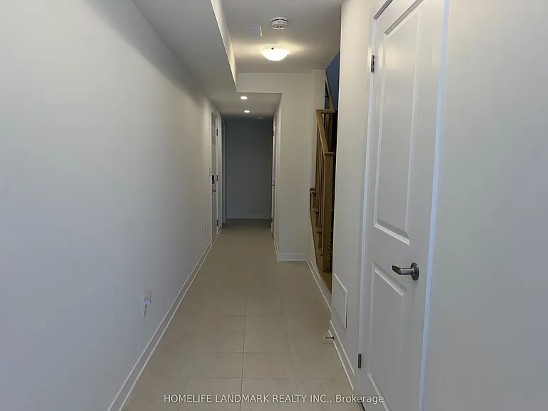 111 Anna Russell Way — Photo 5