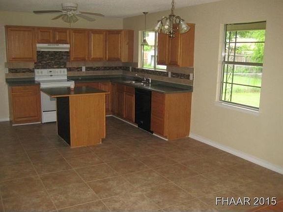 3rd image of 2414 Andover Dr
