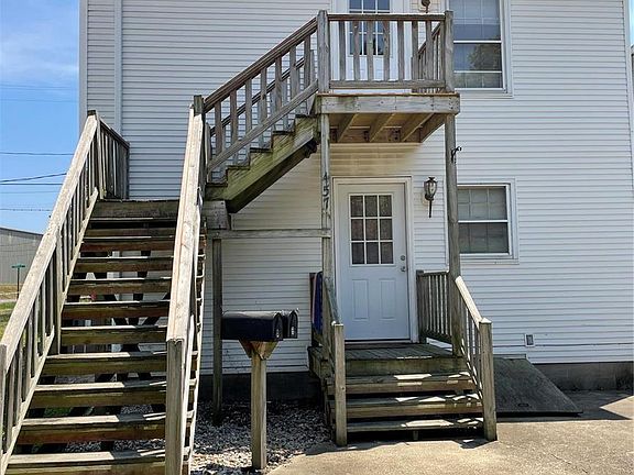 2nd image of 457 E Vandalia St #B