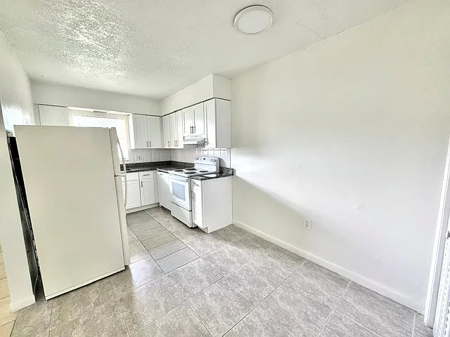 4750 40th Ave N #106 — Photo 3