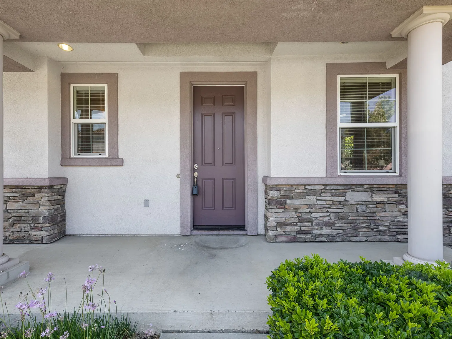 3 bed, 2.5 bath, 1631 sqft, $3,200 — Photo 3