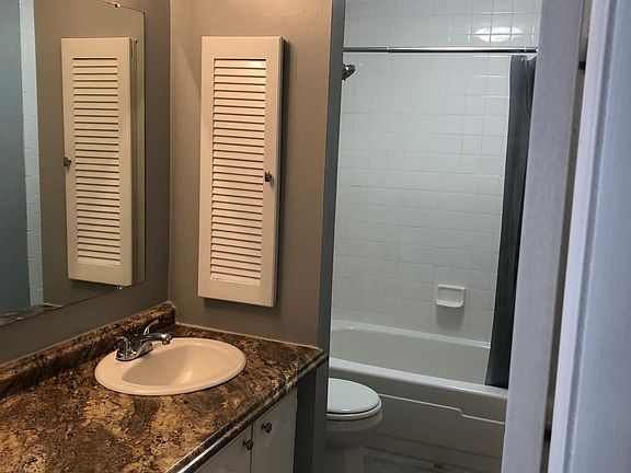 Full bath on 3rd floor next to bedrooms.
