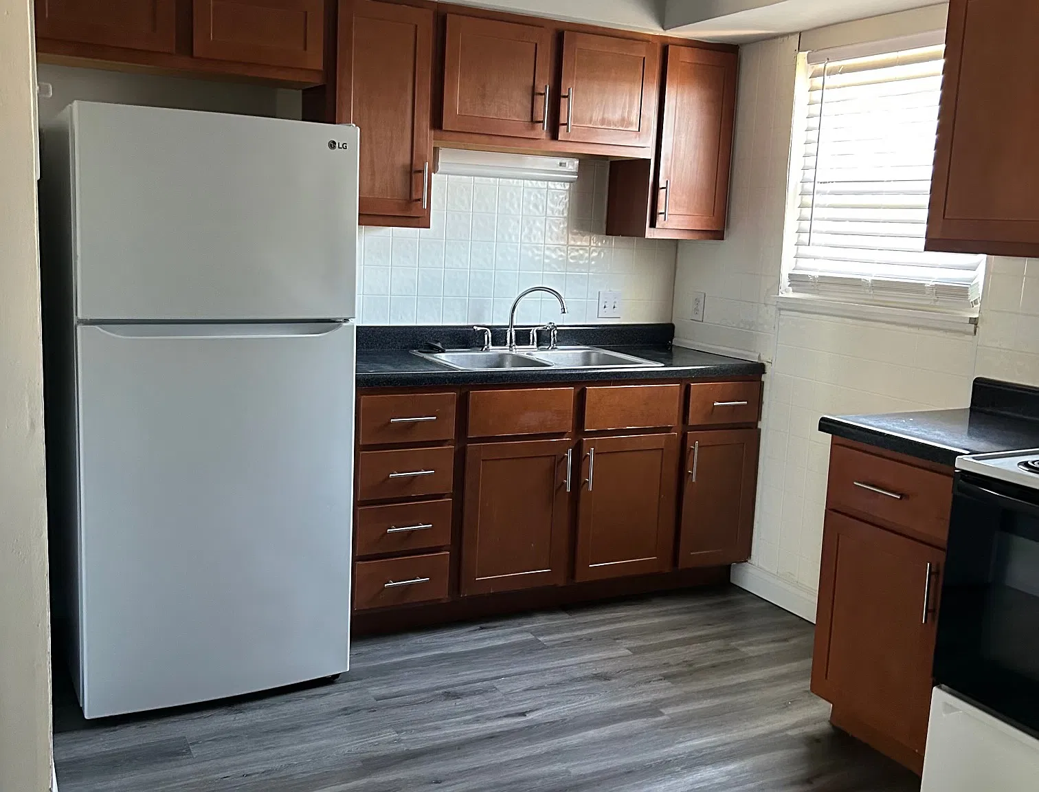 2 bed, 1.5 bath, 930 sqft, $1,350 — Photo 4