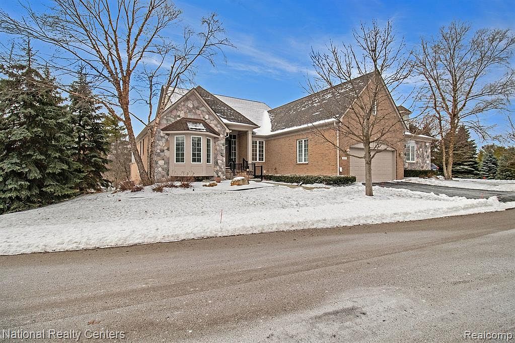 5515 Eagleview Ct, Clarkston, MI 48348 Zillow