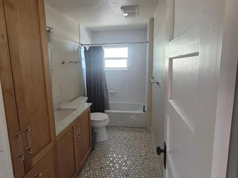 231 E Blacklidge Dr #A — Photo 6