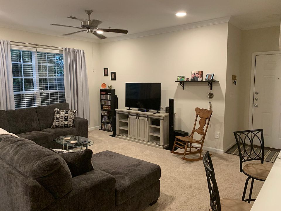 1st image of 43810 Eagle Bend Sq #211