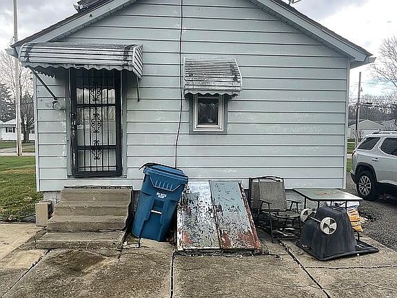 5th image of 744 Elmwood Dr