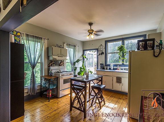 3rd image of 35 N Center St