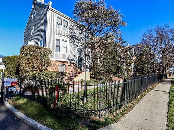 2nd image of 2612 North Ave Unit B16