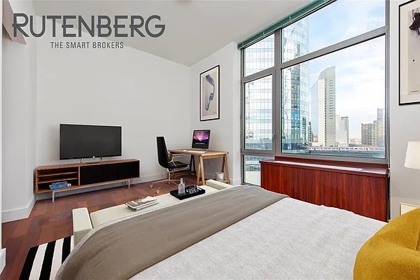 Rented by R New York | media 24