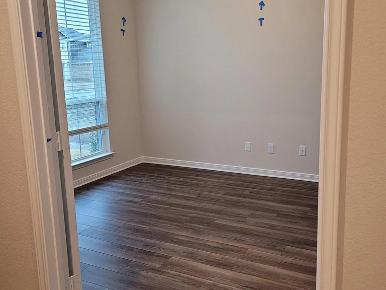 803 Hollyhock Dr — Photo 4