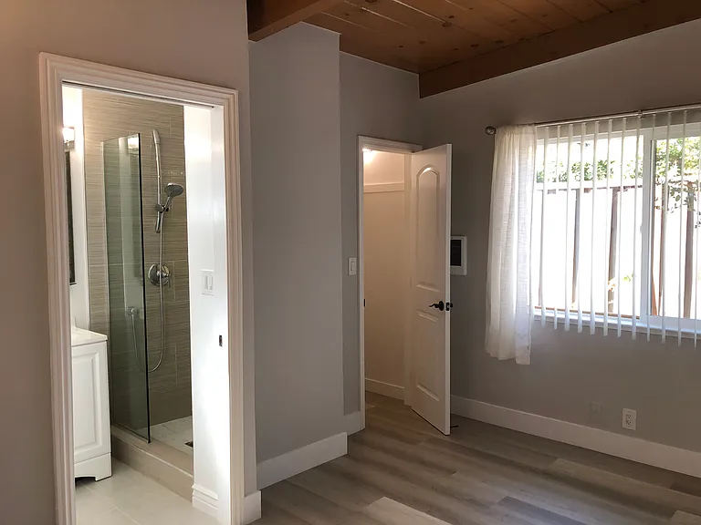 2048 Oberlin St — Photo 10