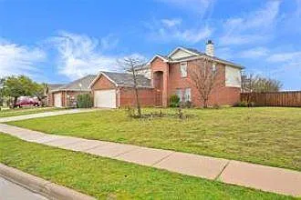 4 bed, 2592 sqft, $2,395 — Photo 4