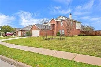 4th image of 2743 Hacienda Lake Dr