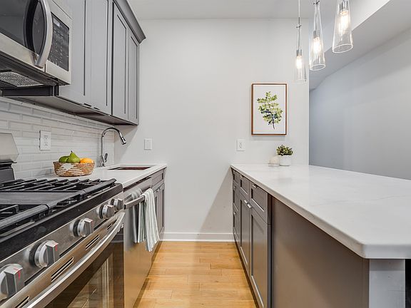 2nd image of 684 Summit Ave #3
