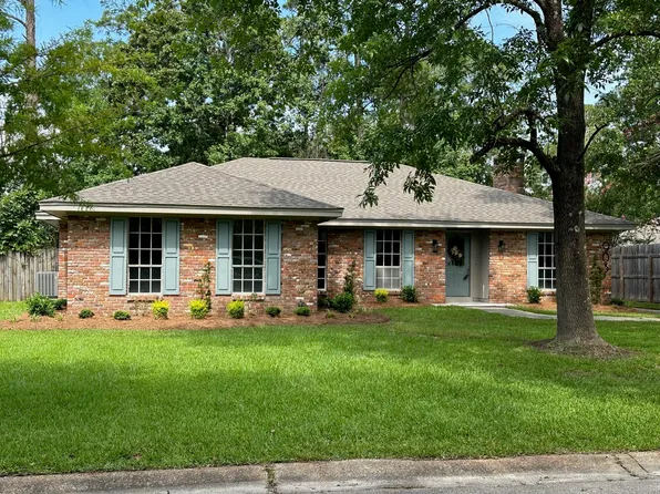 903 Monterrey Ln, Hattiesburg, MS 39402