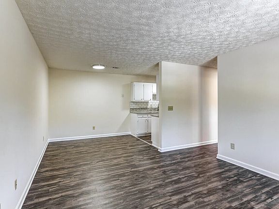 2nd image of 110 Crown Point Dr #35ee812ac