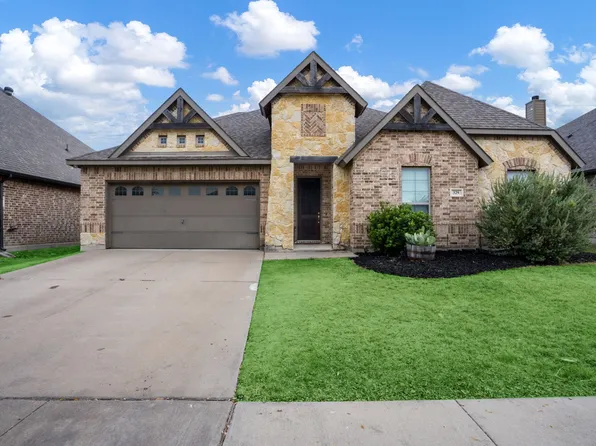 329 Strait Ln, Waxahachie, TX 75165