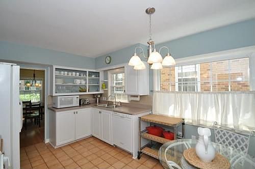 4th image of 4543 N Wildwood Ave