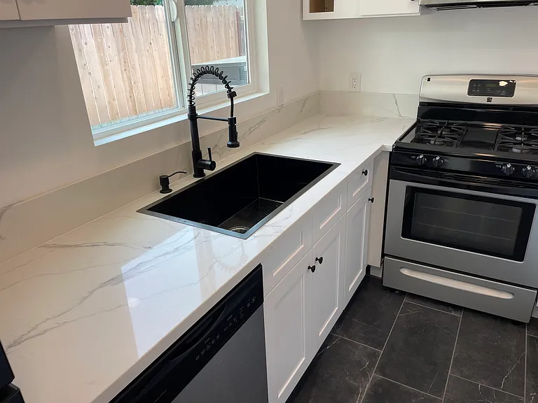 567 Florence St — Photo 7