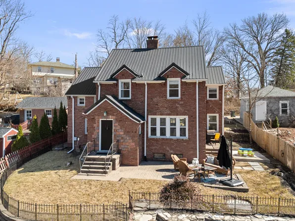 1435 Jersey Ridge Rd, Davenport, IA 52803