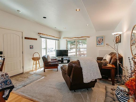 3rd image of 1518 Oak Street #1