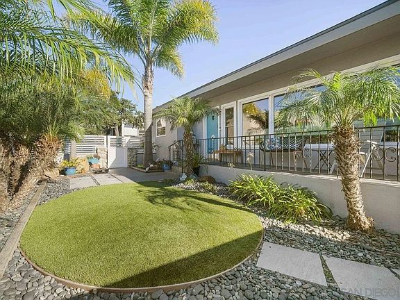 4th image of 743 Nautilus St