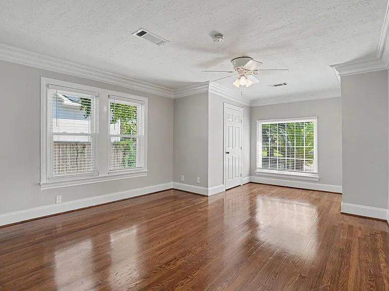 2805 Rosewood St — Photo 12
