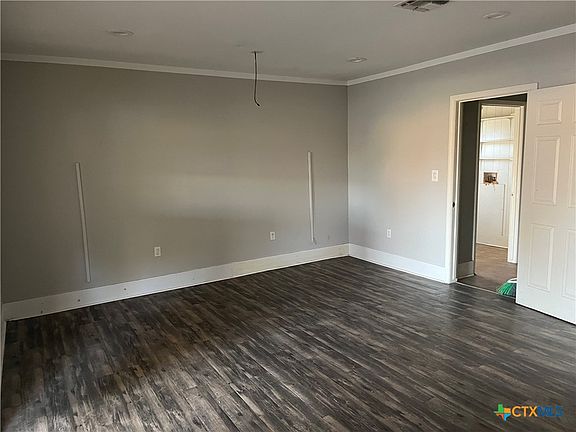 5th image of 709 Pheasant Dr
