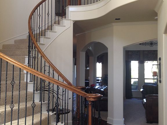 4th image of 1424 Parkview Ln