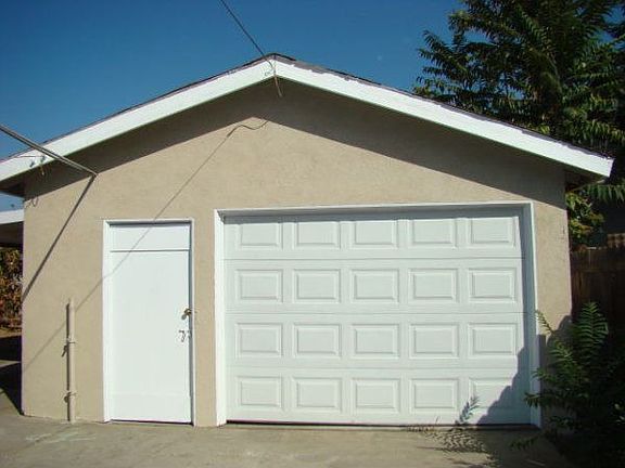 2nd image of 1549 N Pershing Ave