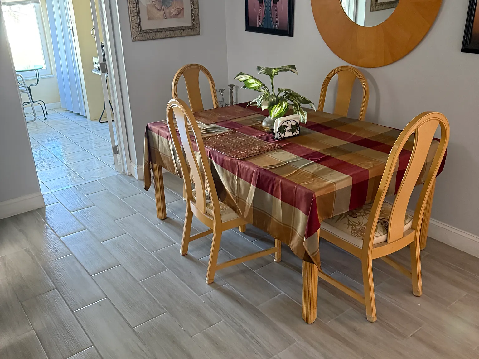 1 bed, 1800 sqft, $995 — Photo 4