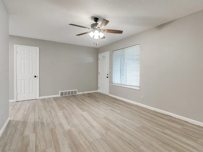 1612 Cherry Stone St — Photo 3