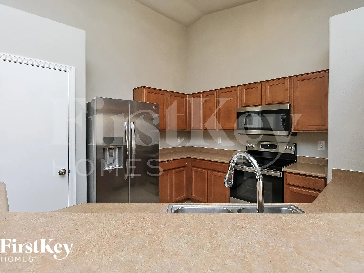3 bed, 2.0 bath, 1429 sqft, $2,135 — Photo 4