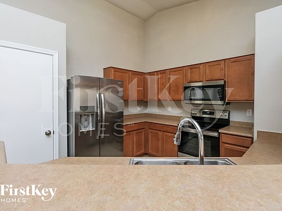 4th image of 7023 S 38th Dr