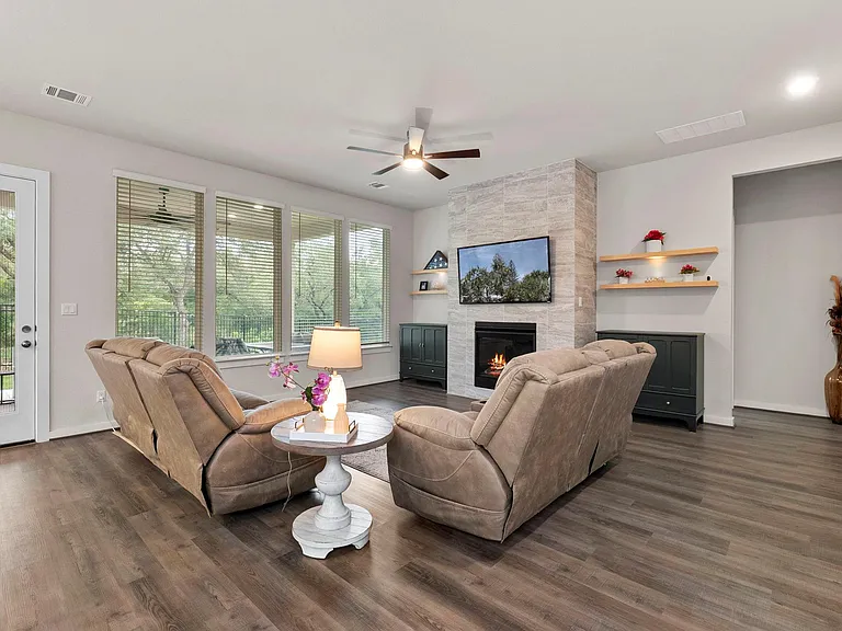 460 Constitution Way — Photo 11