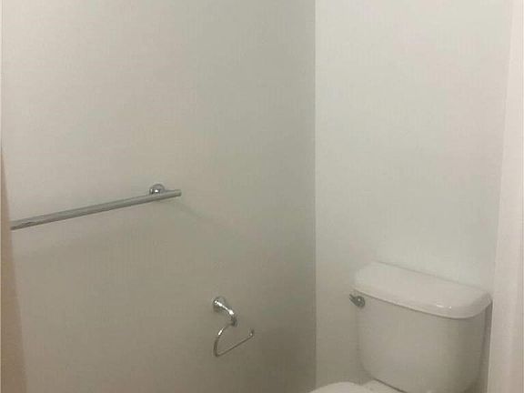 5th image of 4022 College Point Blvd Ph 3M