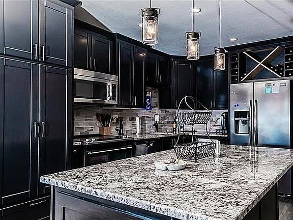 4th image of 221 W 48th St APT 804