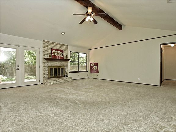3rd image of 1433 S Meadows Dr