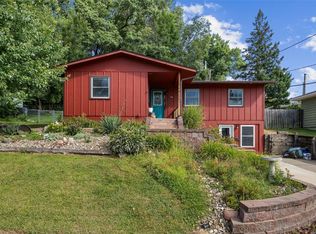 3512 Bel Air Dr SE, Cedar Rapids, IA 52403