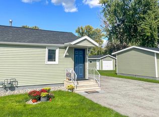 8064 Channel Ln, Omro, WI 54963