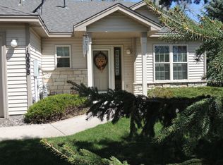 10898 Woodland Dr, Chisago City, MN 55013